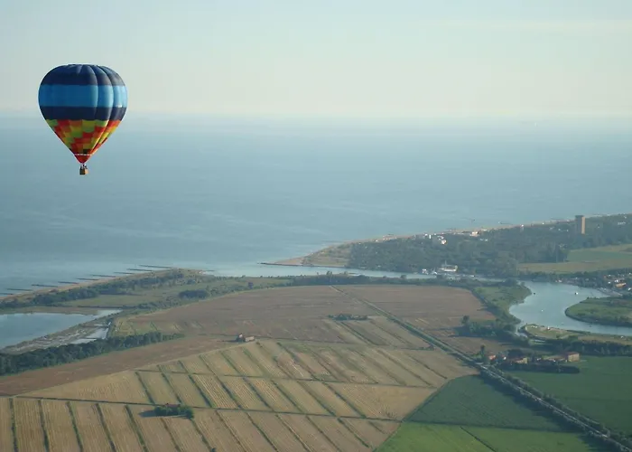 Luminous Just Next To The * Μπιμπιόνε