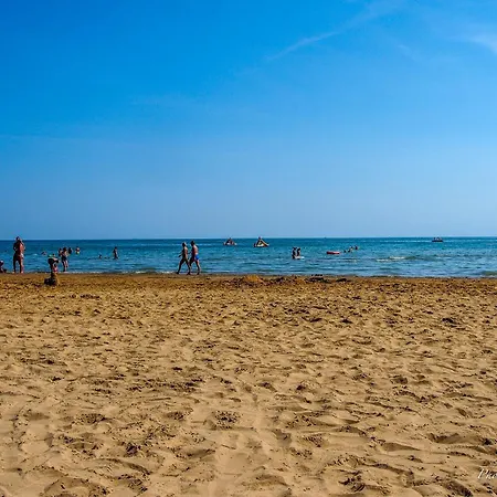 Διαμέρισμα Luminous Just Next To The *